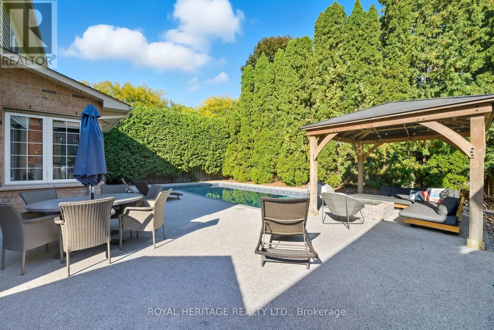 30 CHATSWORTH CRESCENT