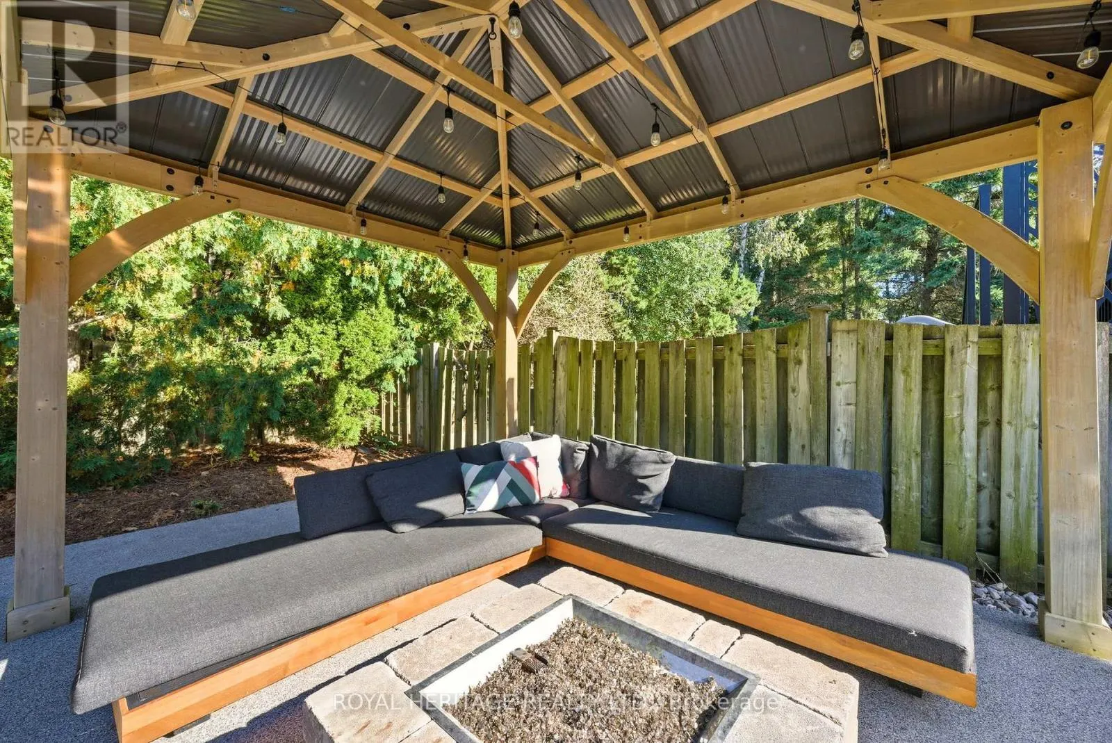 30 CHATSWORTH CRESCENT