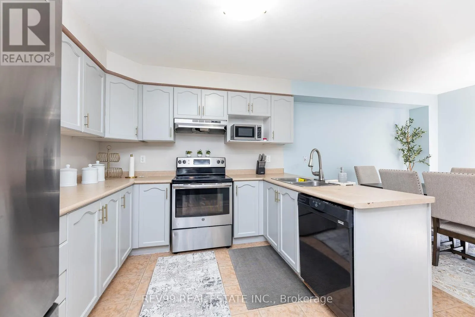 735 BRASSWINDS TRAIL
