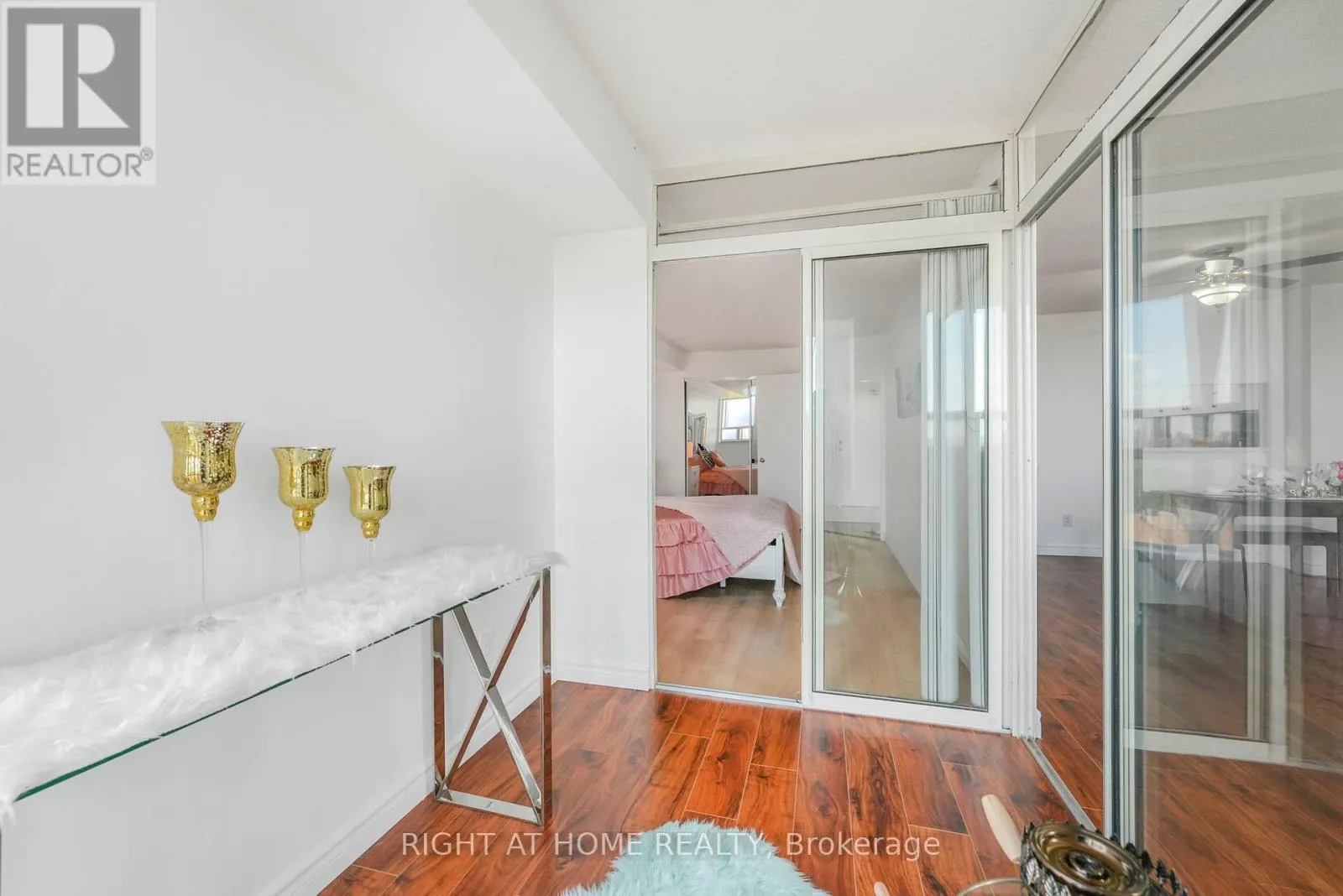707 - 2466 EGLINTON AVENUE E