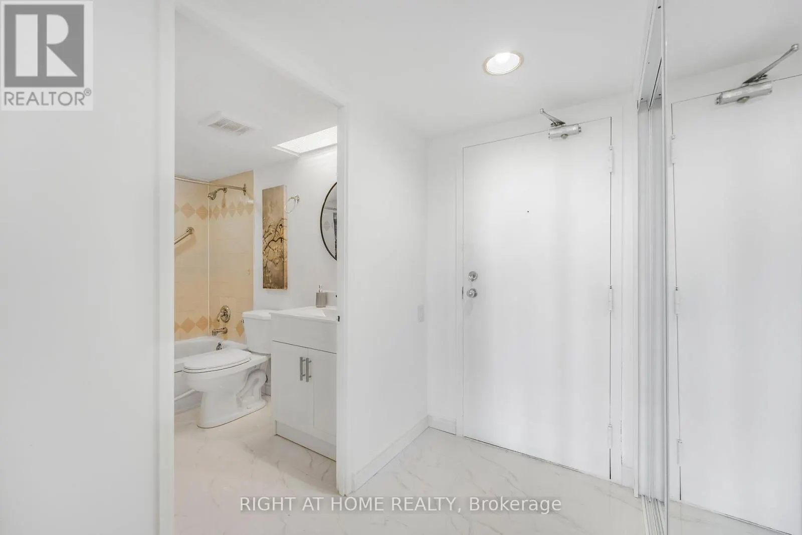 707 - 2466 EGLINTON AVENUE E