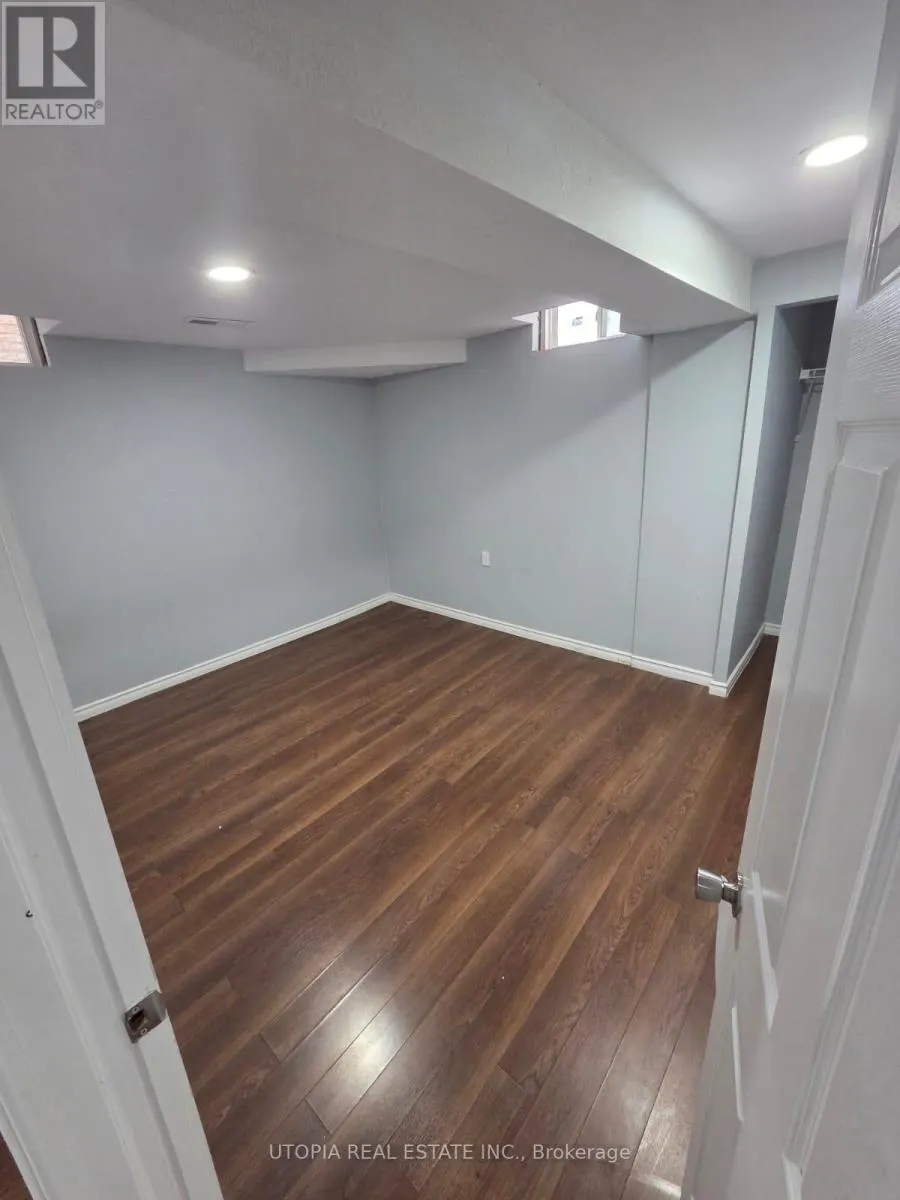 52 LITTLES ROAD