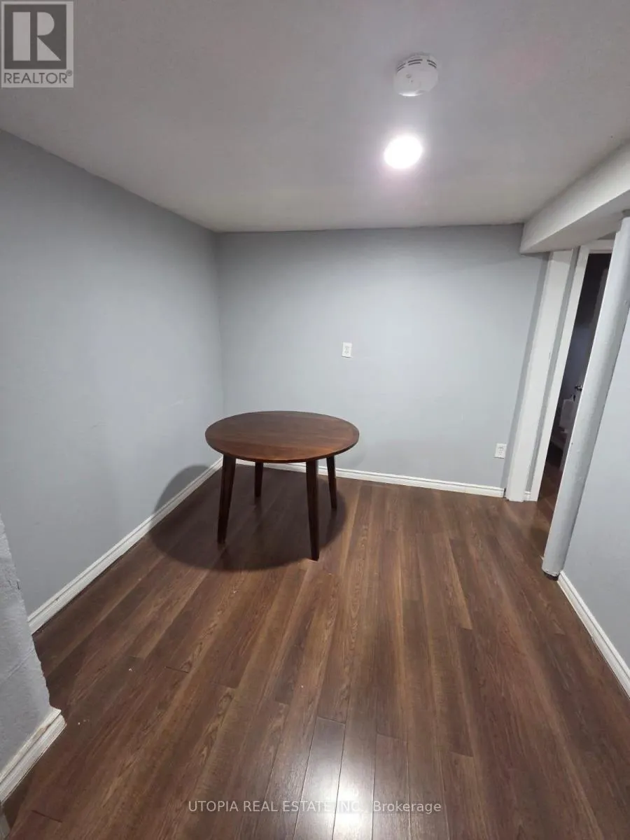 52 LITTLES ROAD