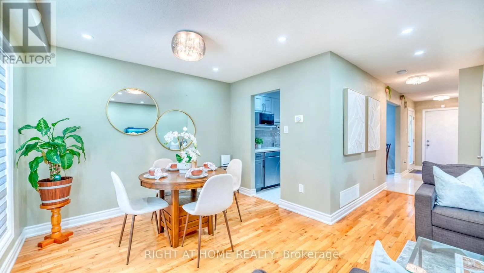 58 TEDDINGTON CRESCENT