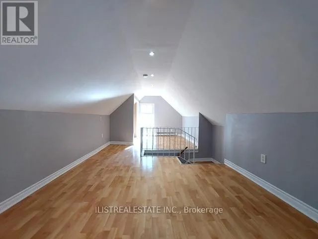 UPPER - 2143 GERRARD STREET E