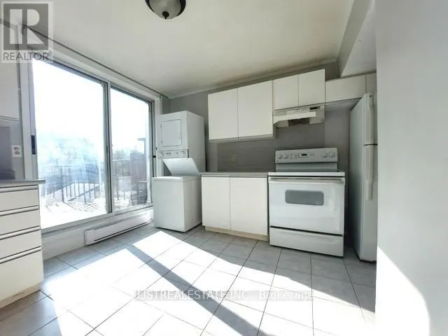 UPPER - 2143 GERRARD STREET E