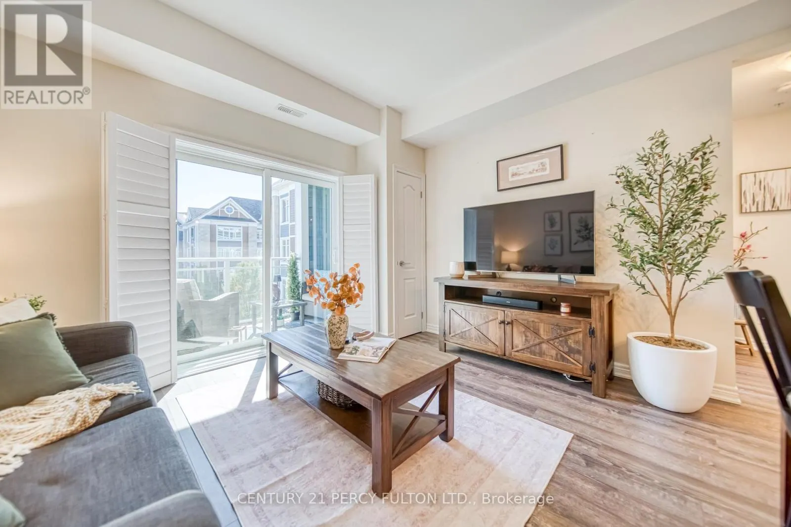 302 - 660 GORDON STREET