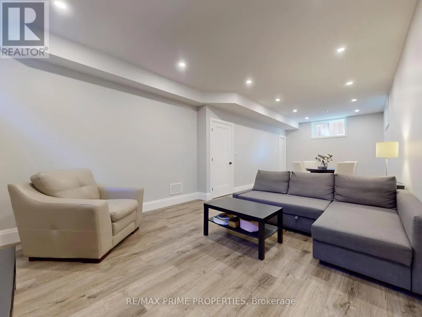 116 PINEGROVE AVENUE