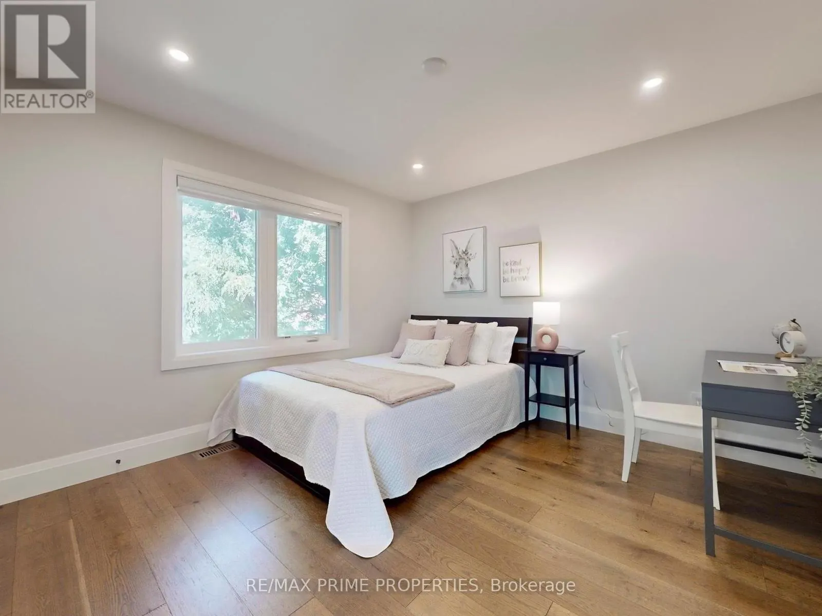 116 PINEGROVE AVENUE