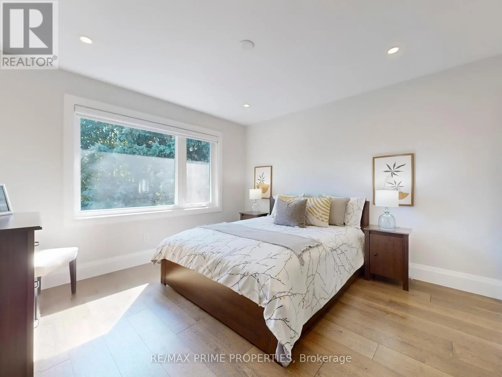 116 PINEGROVE AVENUE