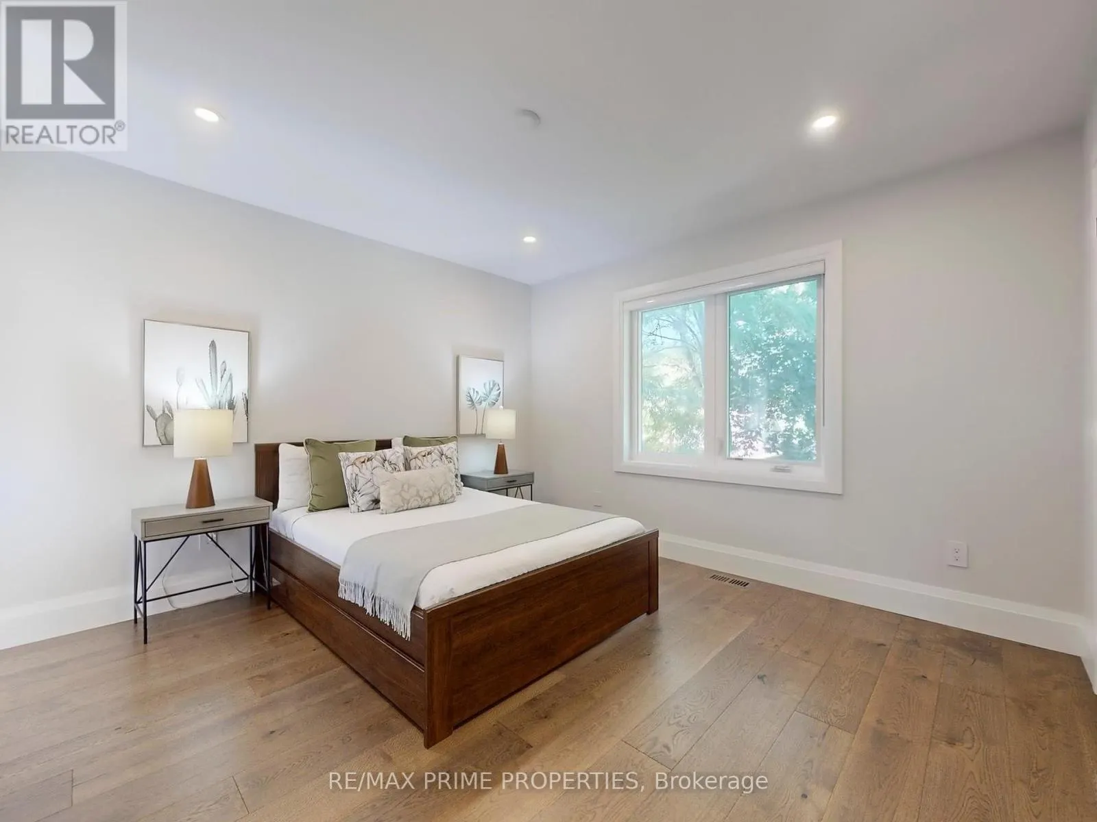 116 PINEGROVE AVENUE