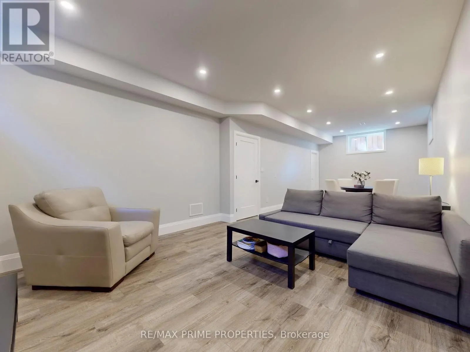 116 PINEGROVE AVENUE
