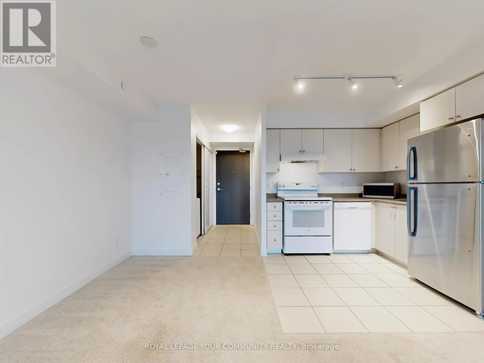 525 - 8 TRENT AVENUE