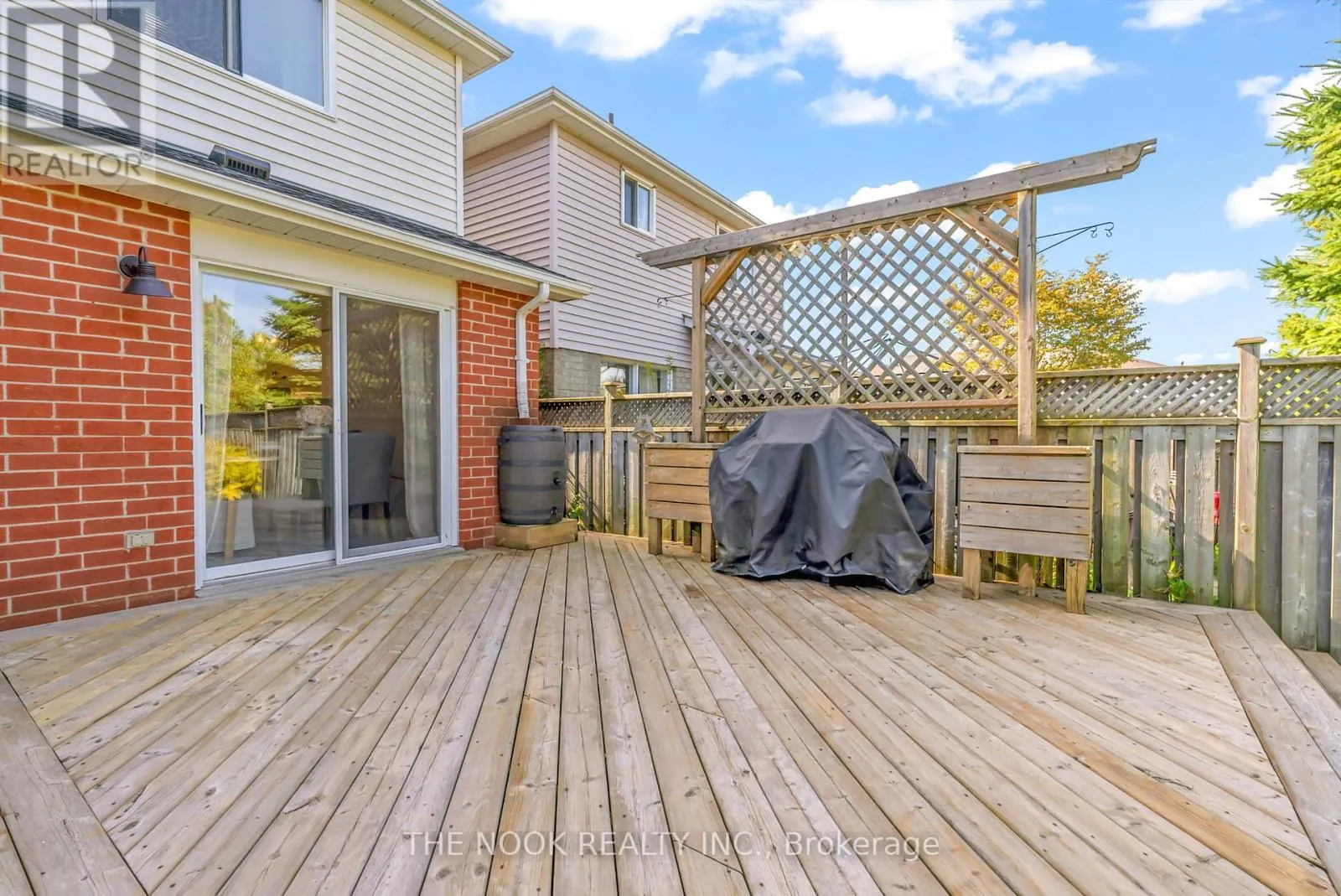 4 HEARTHSTONE CRESCENT