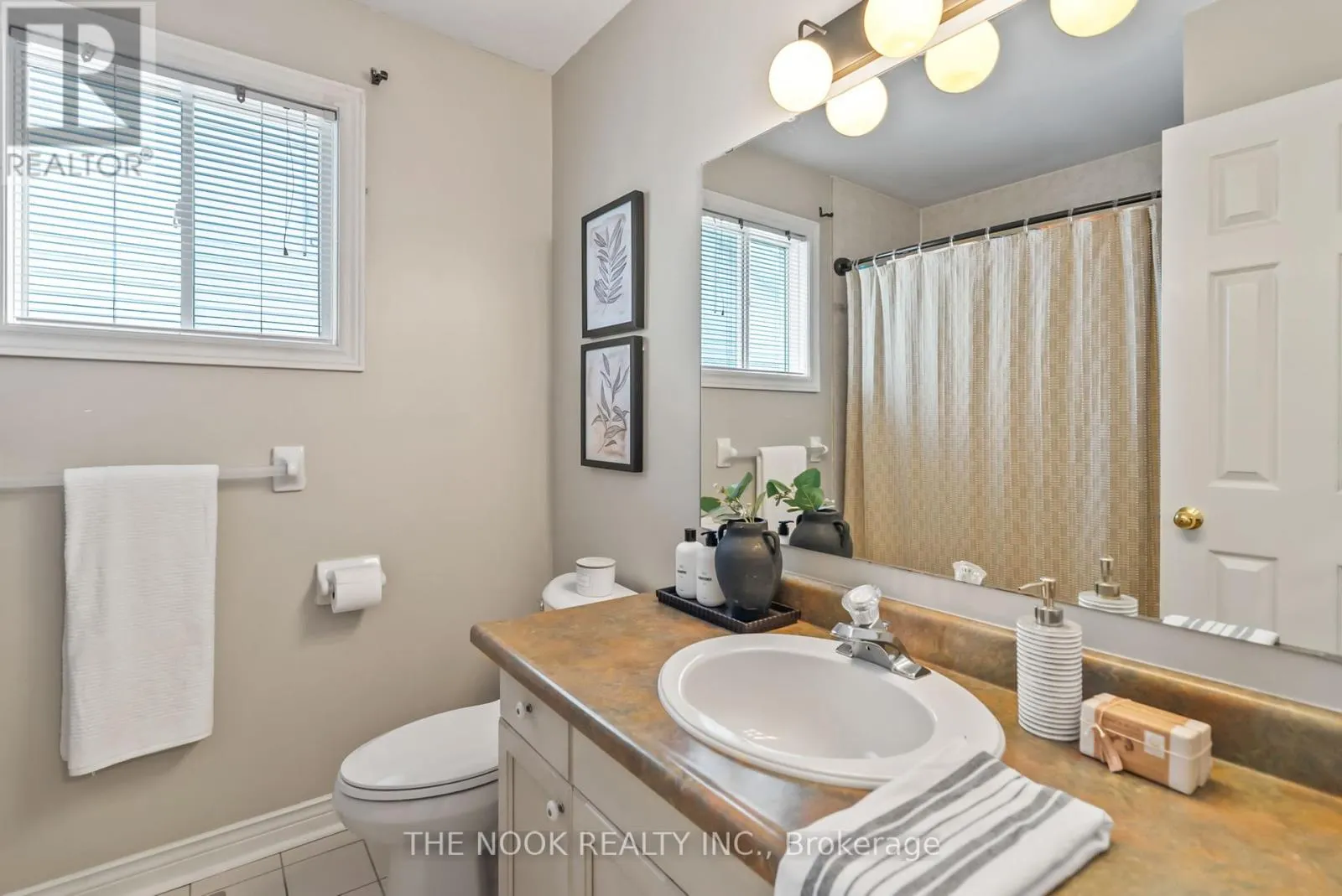 4 HEARTHSTONE CRESCENT