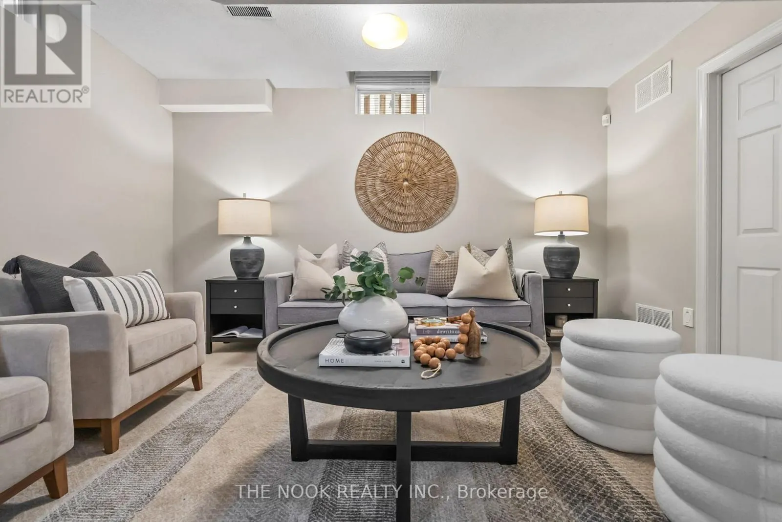 4 HEARTHSTONE CRESCENT