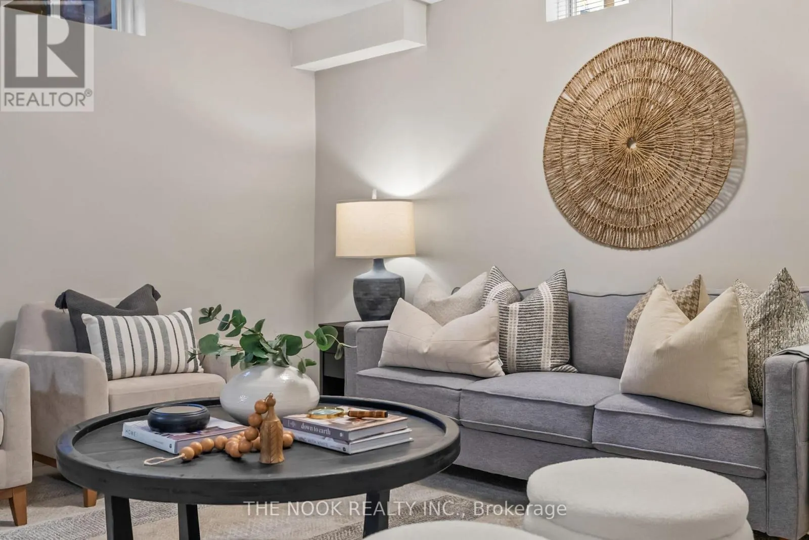 4 HEARTHSTONE CRESCENT