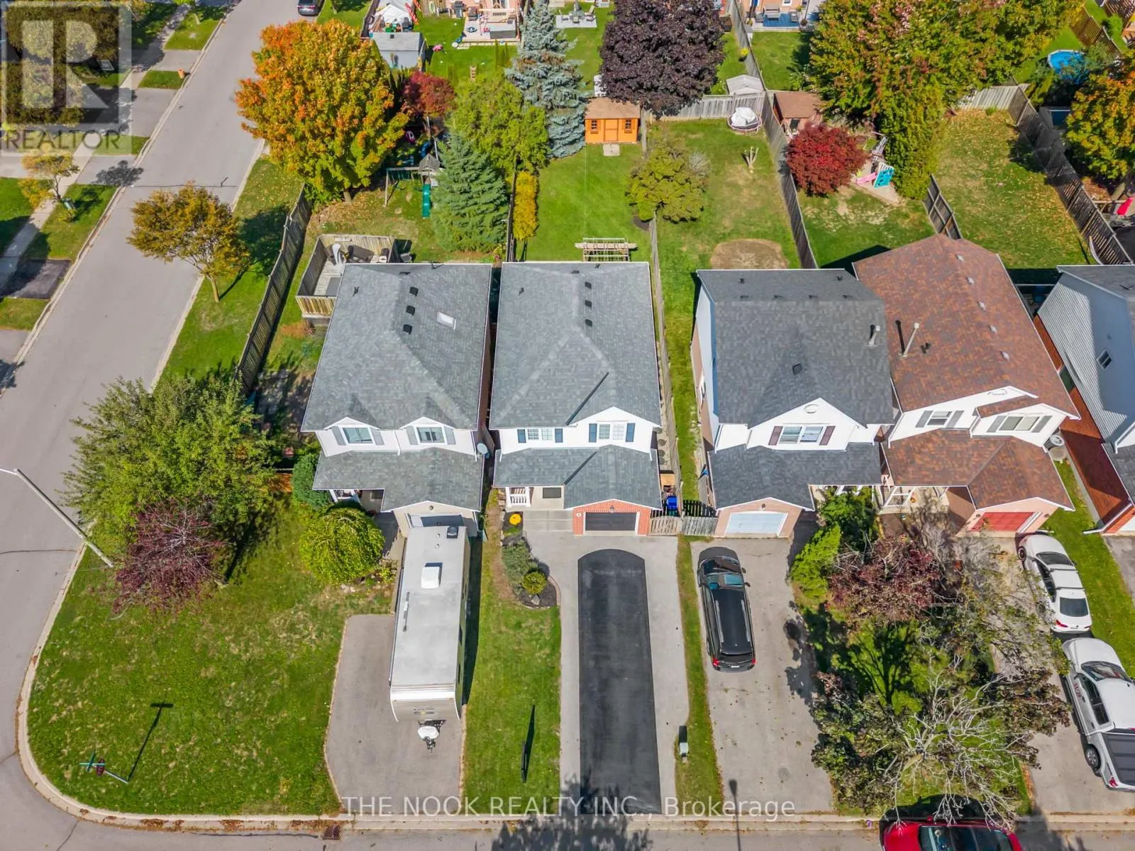 4 HEARTHSTONE CRESCENT
