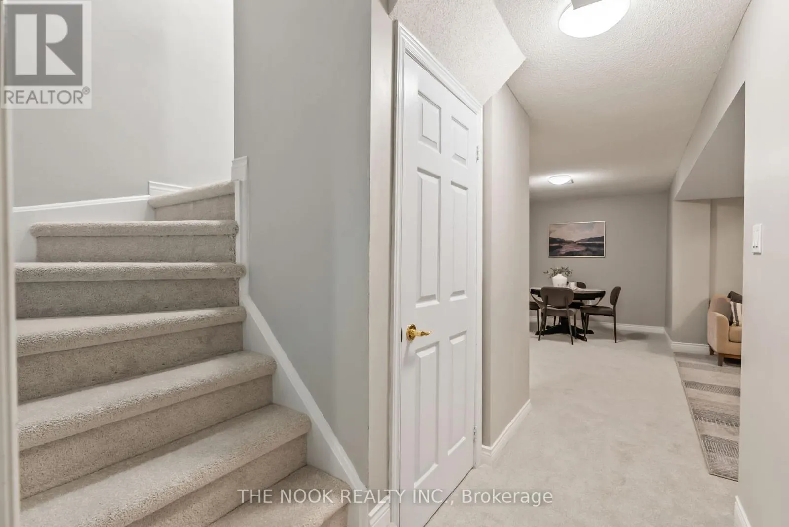 4 HEARTHSTONE CRESCENT