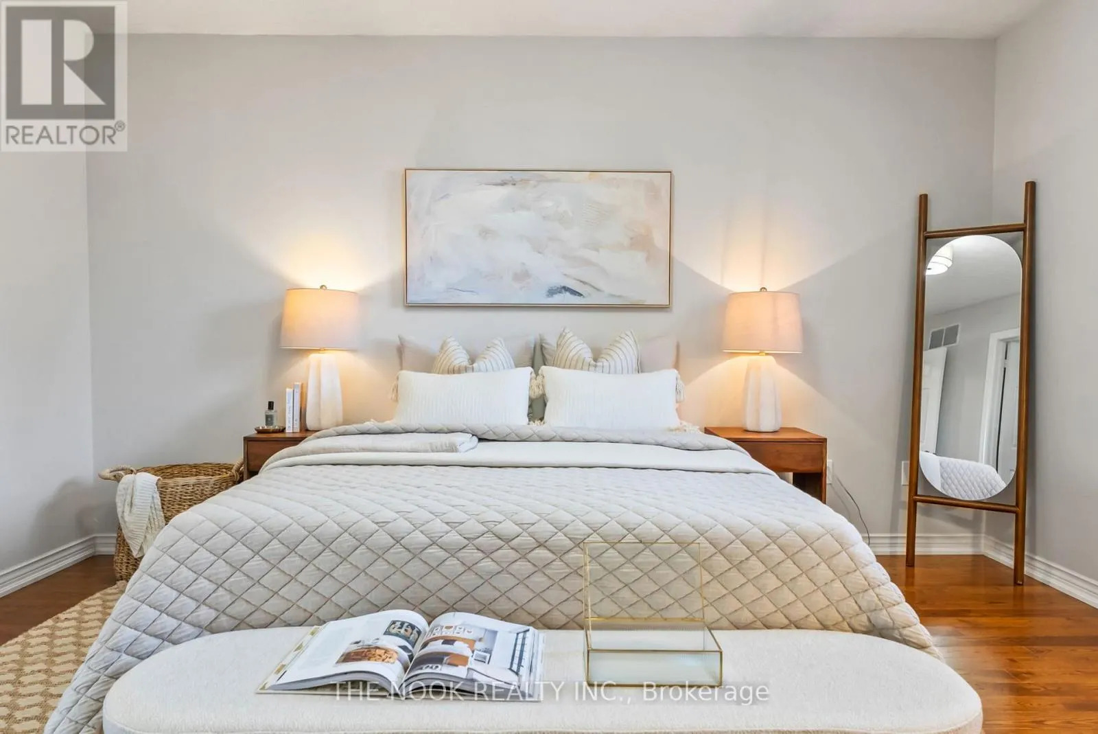 4 HEARTHSTONE CRESCENT