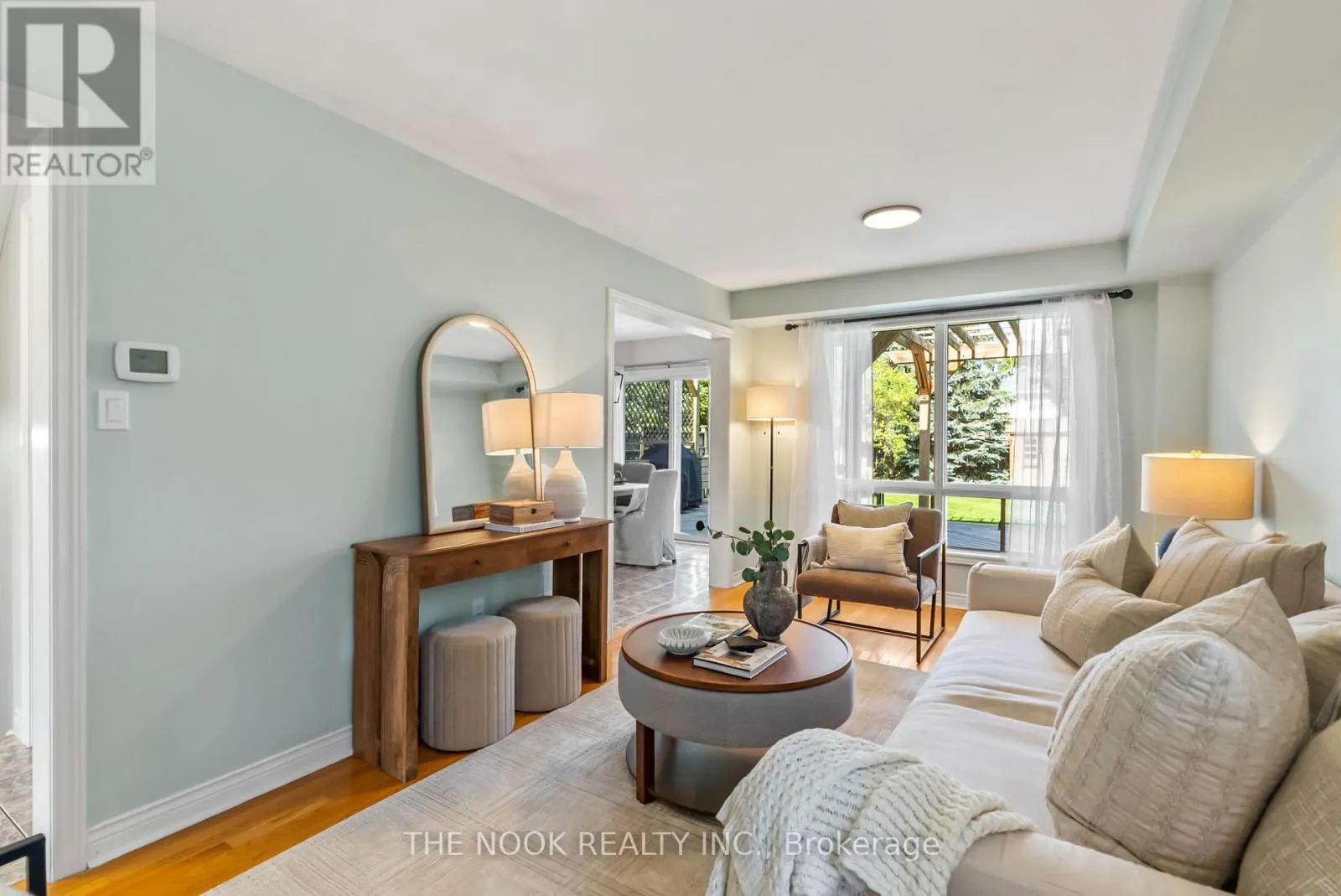 4 HEARTHSTONE CRESCENT