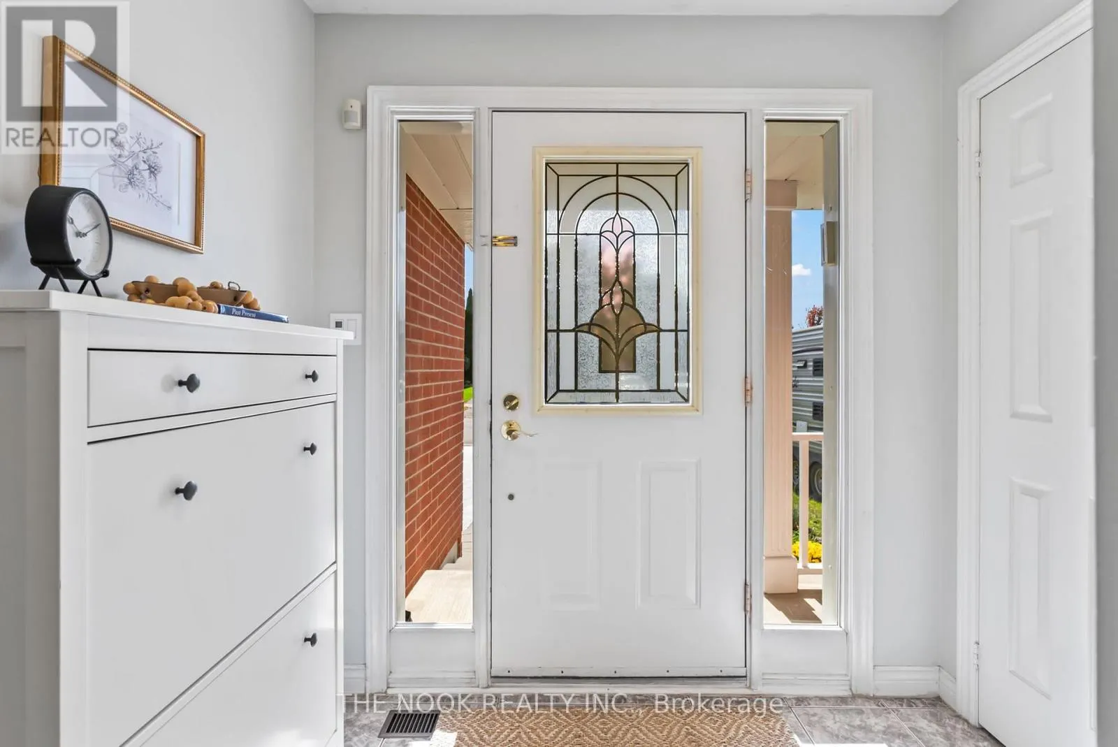 4 HEARTHSTONE CRESCENT