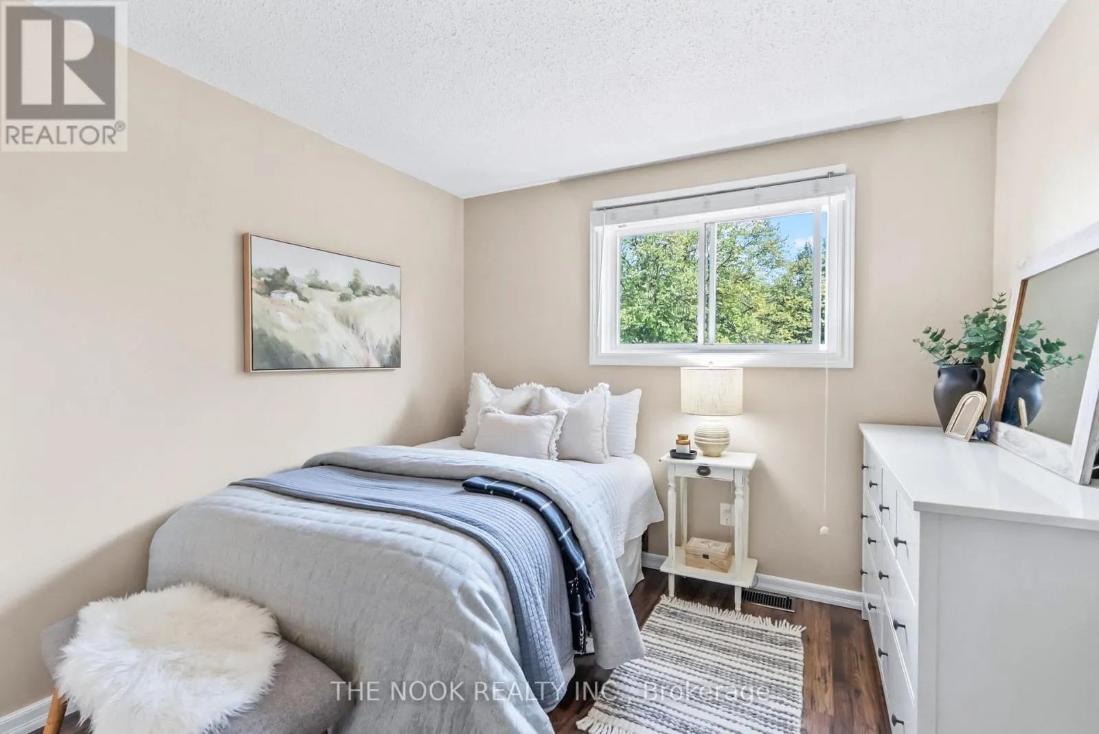 1090 BENTON CRESCENT