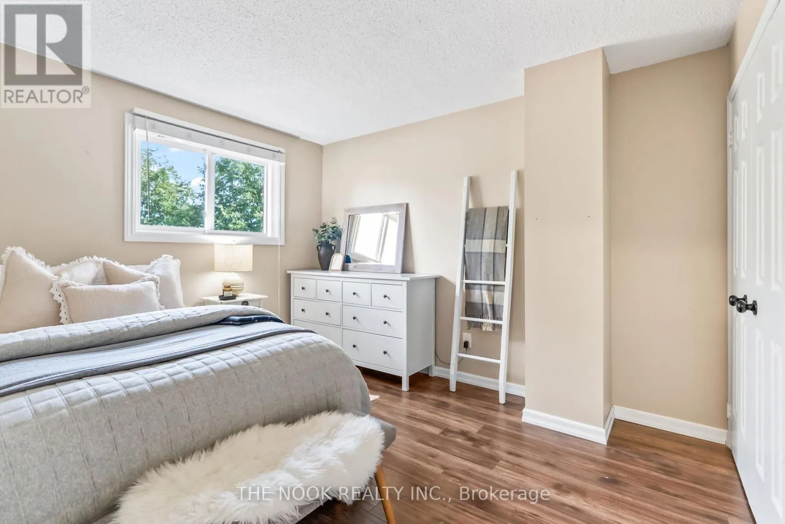 1090 BENTON CRESCENT