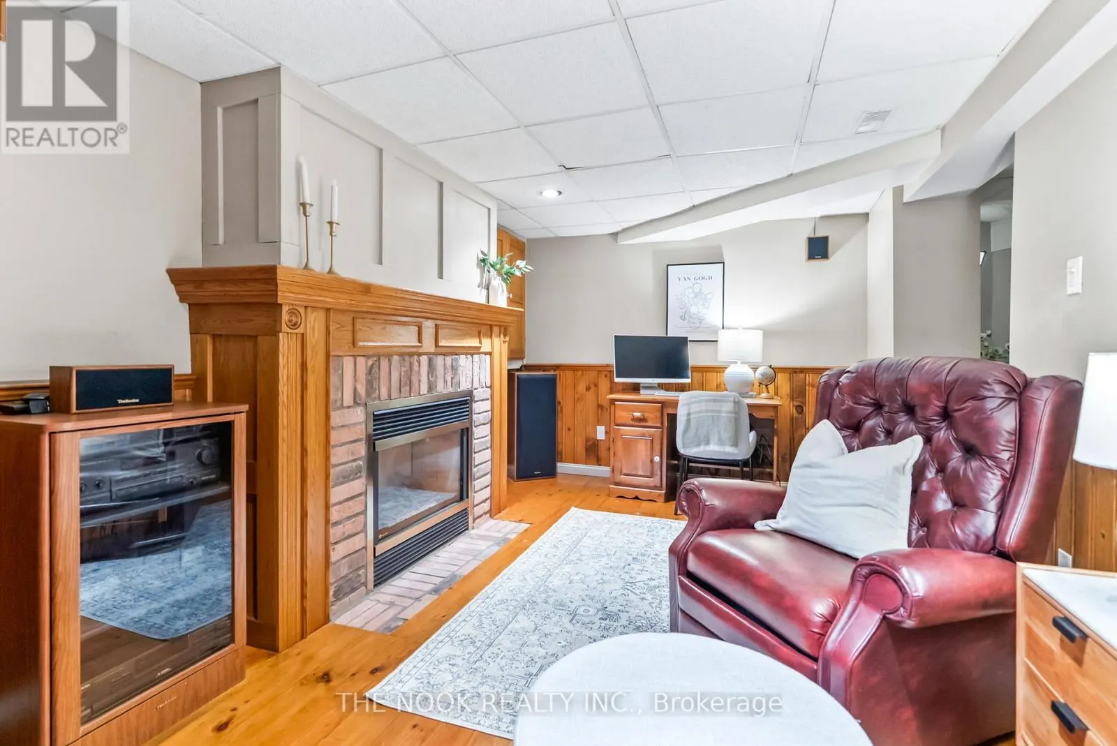 1090 BENTON CRESCENT