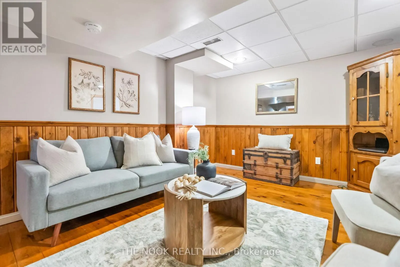 1090 BENTON CRESCENT