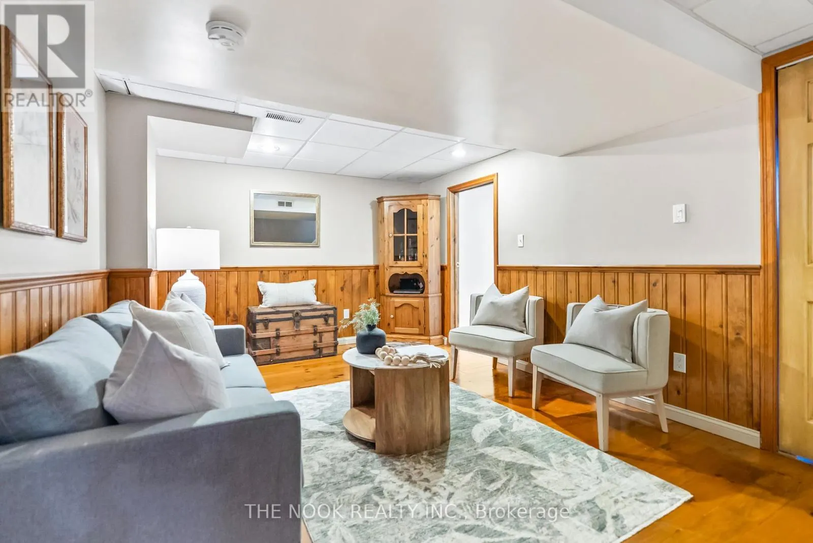 1090 BENTON CRESCENT