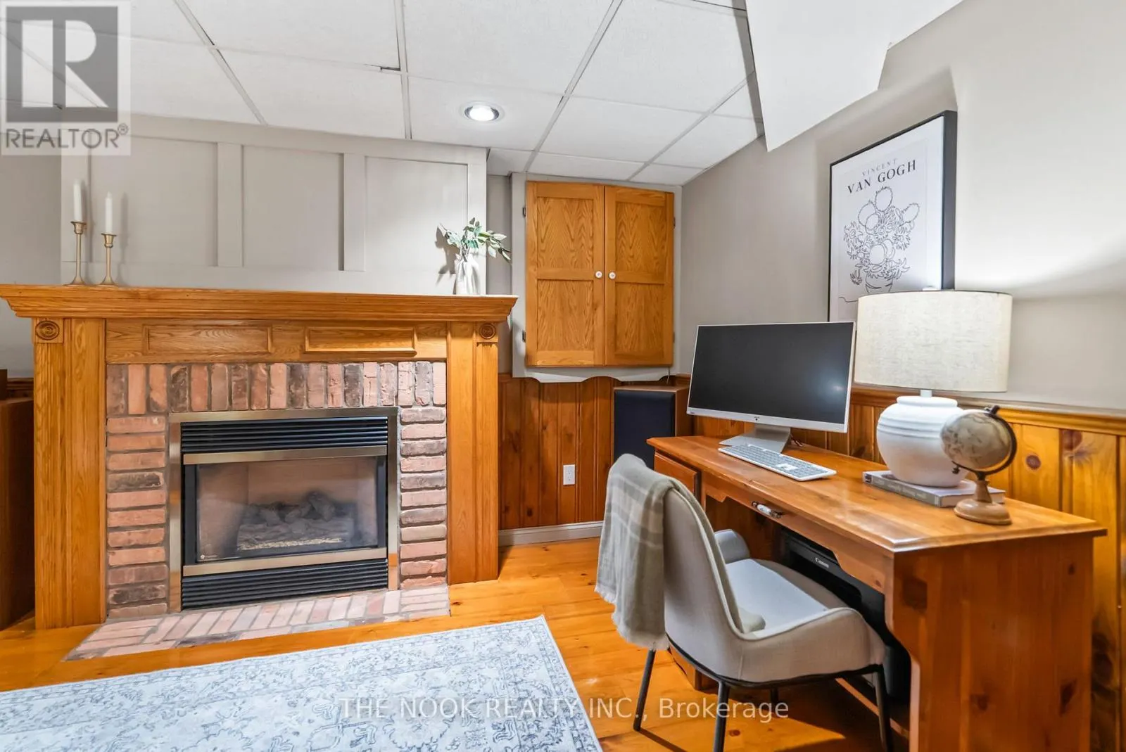 1090 BENTON CRESCENT