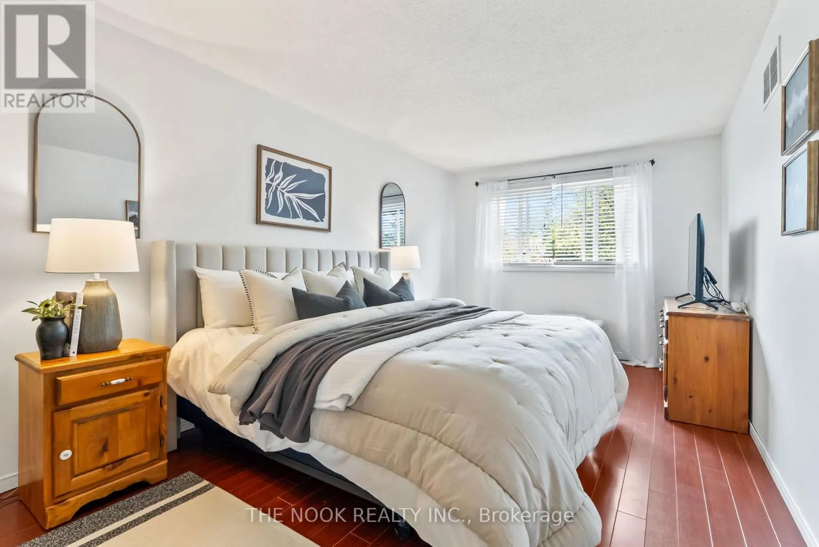 1090 BENTON CRESCENT
