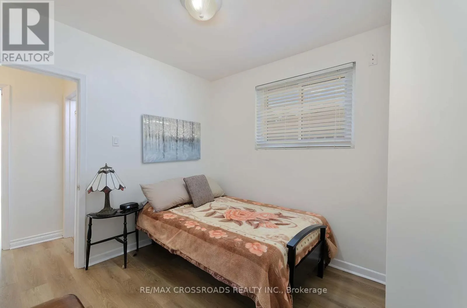 37 AVIS CRESCENT