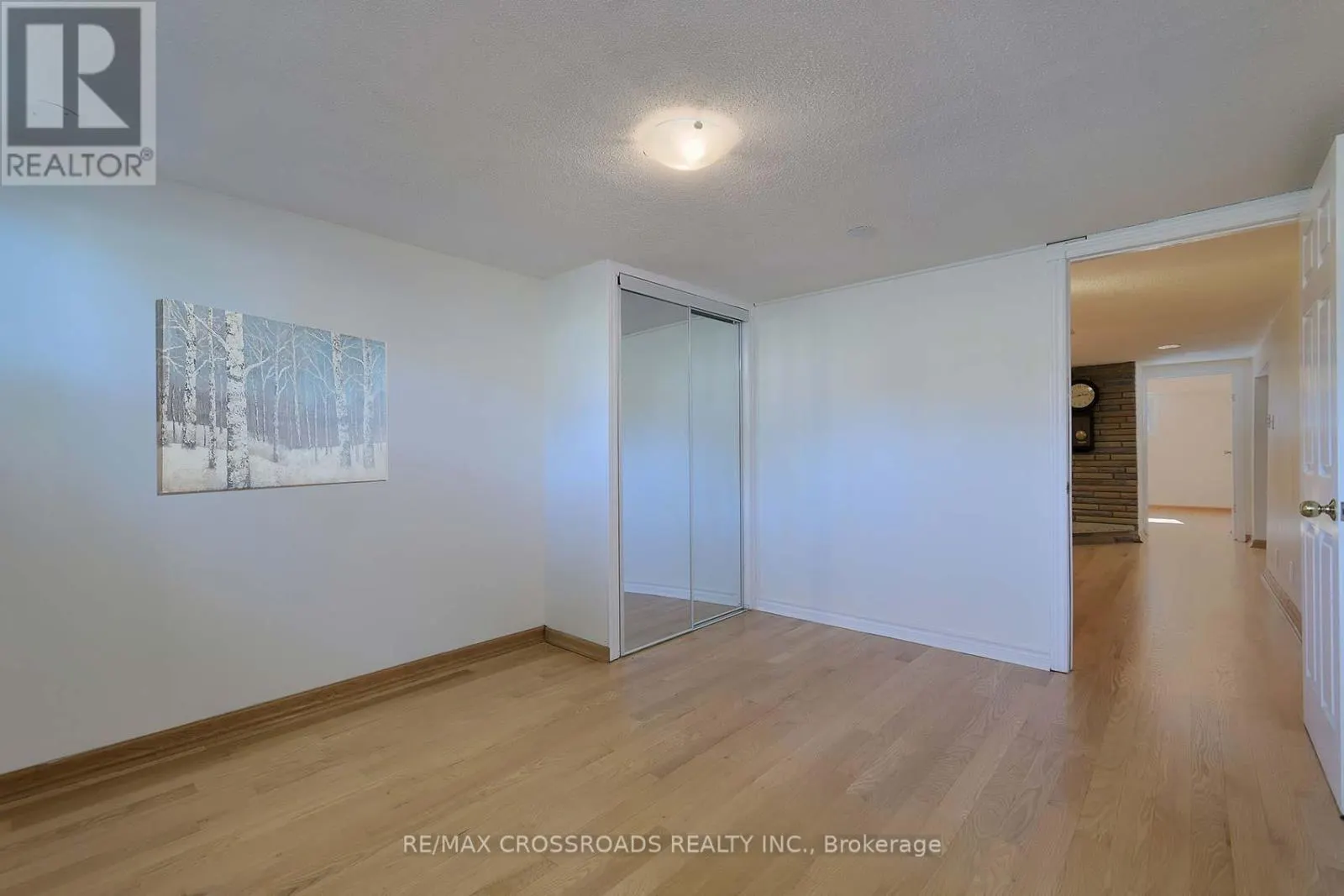 37 AVIS CRESCENT