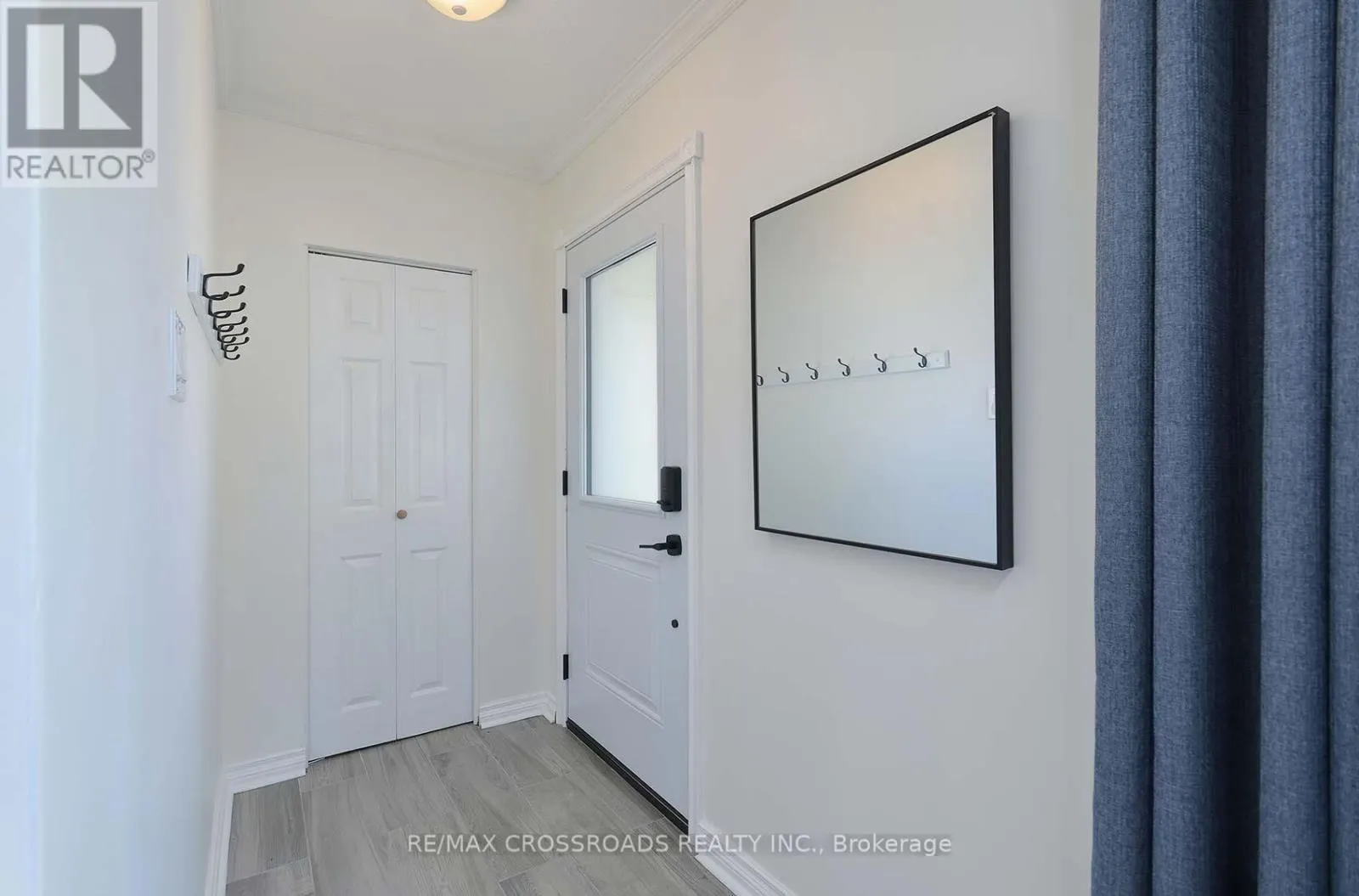 37 AVIS CRESCENT