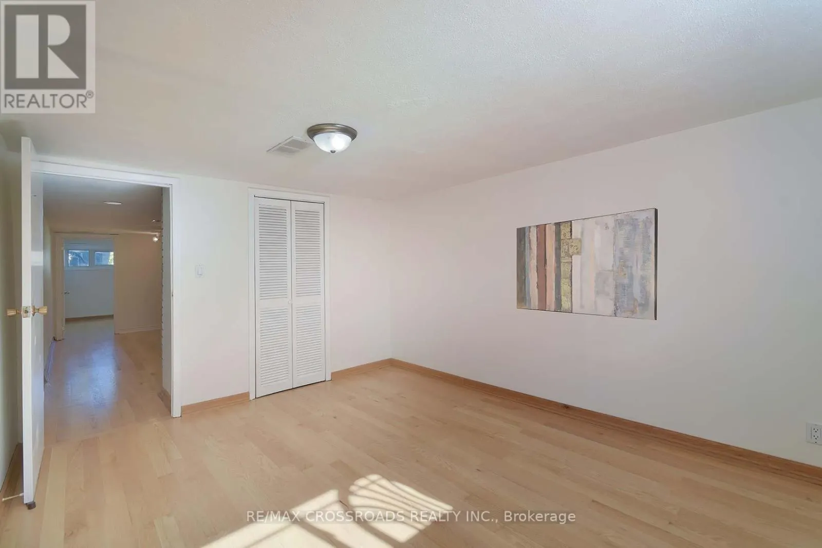 37 AVIS CRESCENT