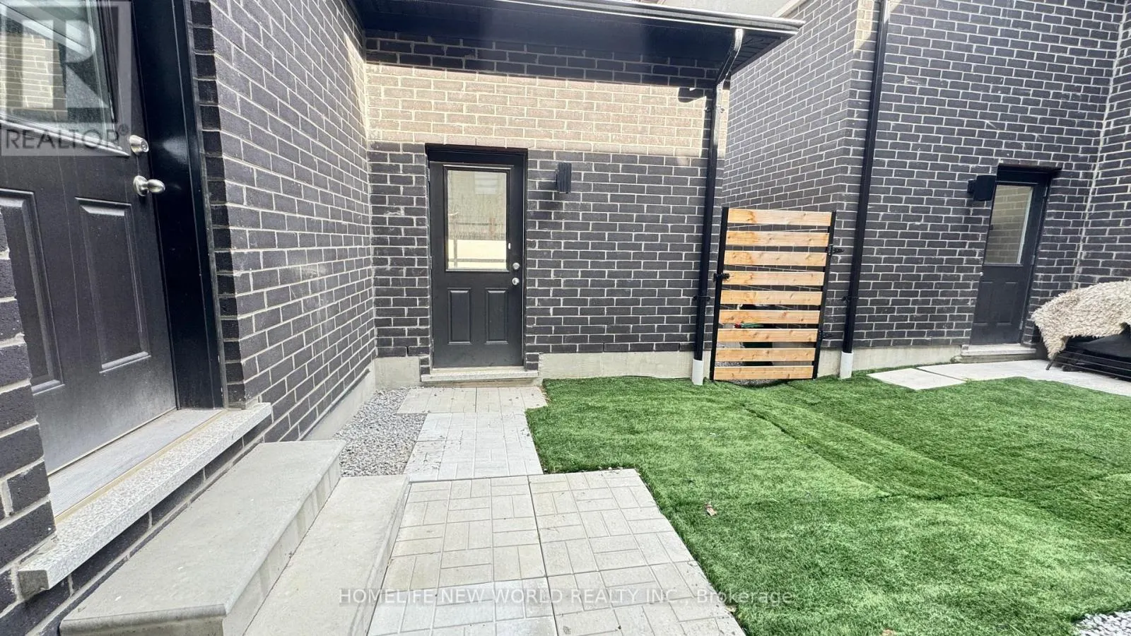341 CORONATION ROAD