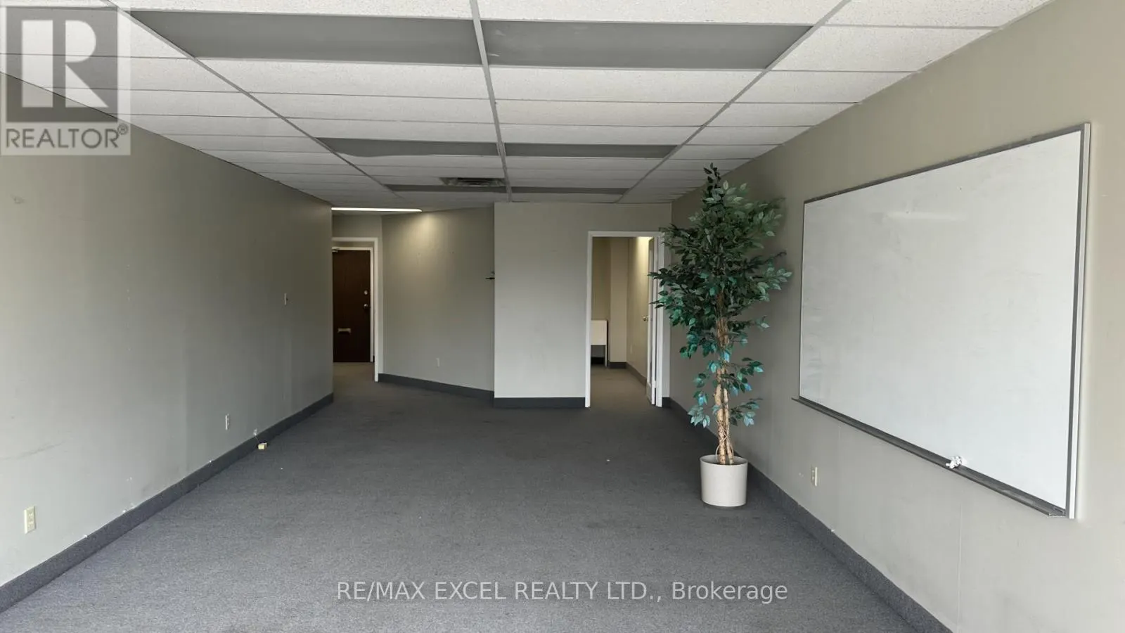 209 - 2425 EGLINTON AVENUE E