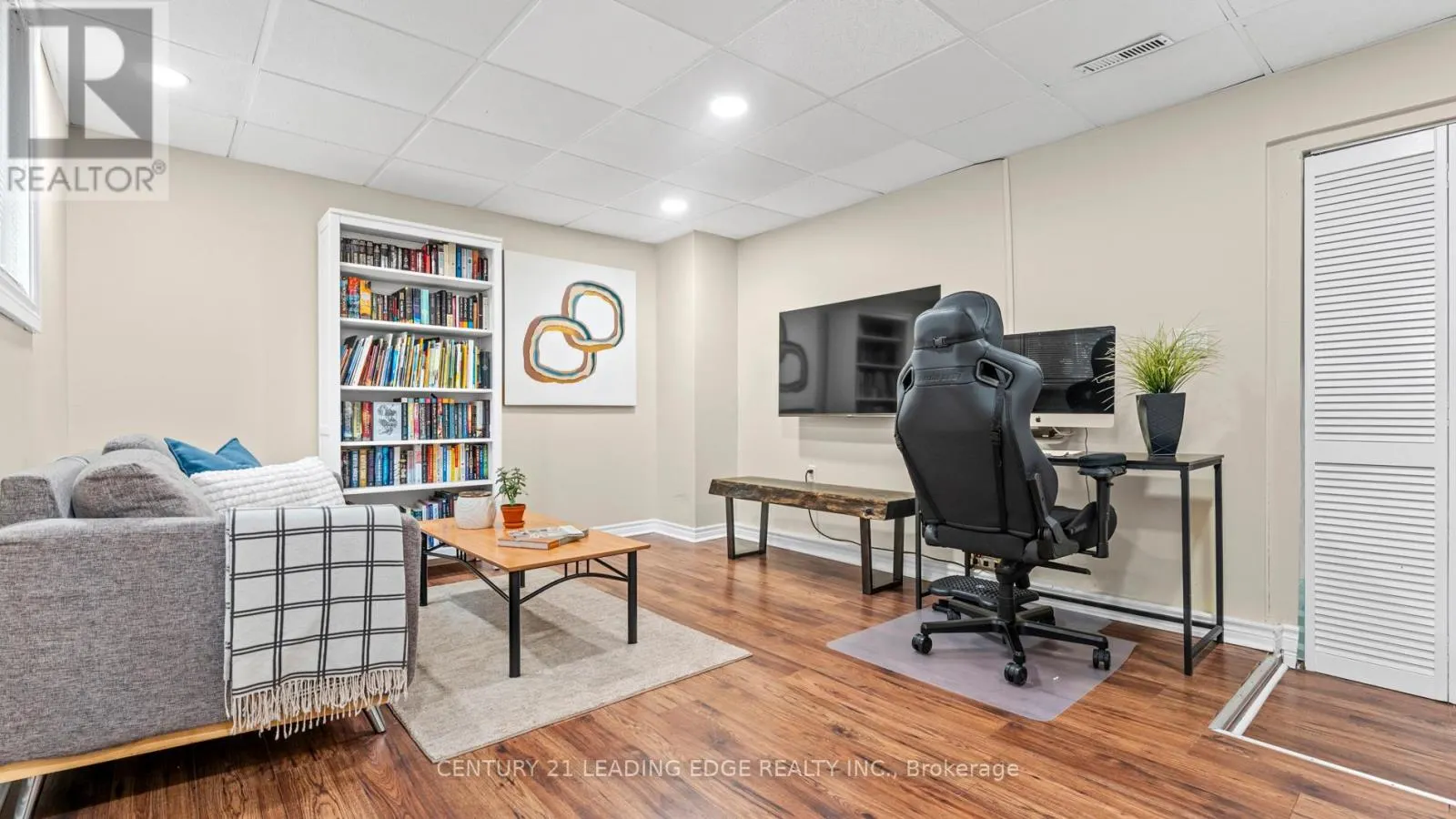 330 SPARROW CIRCLE