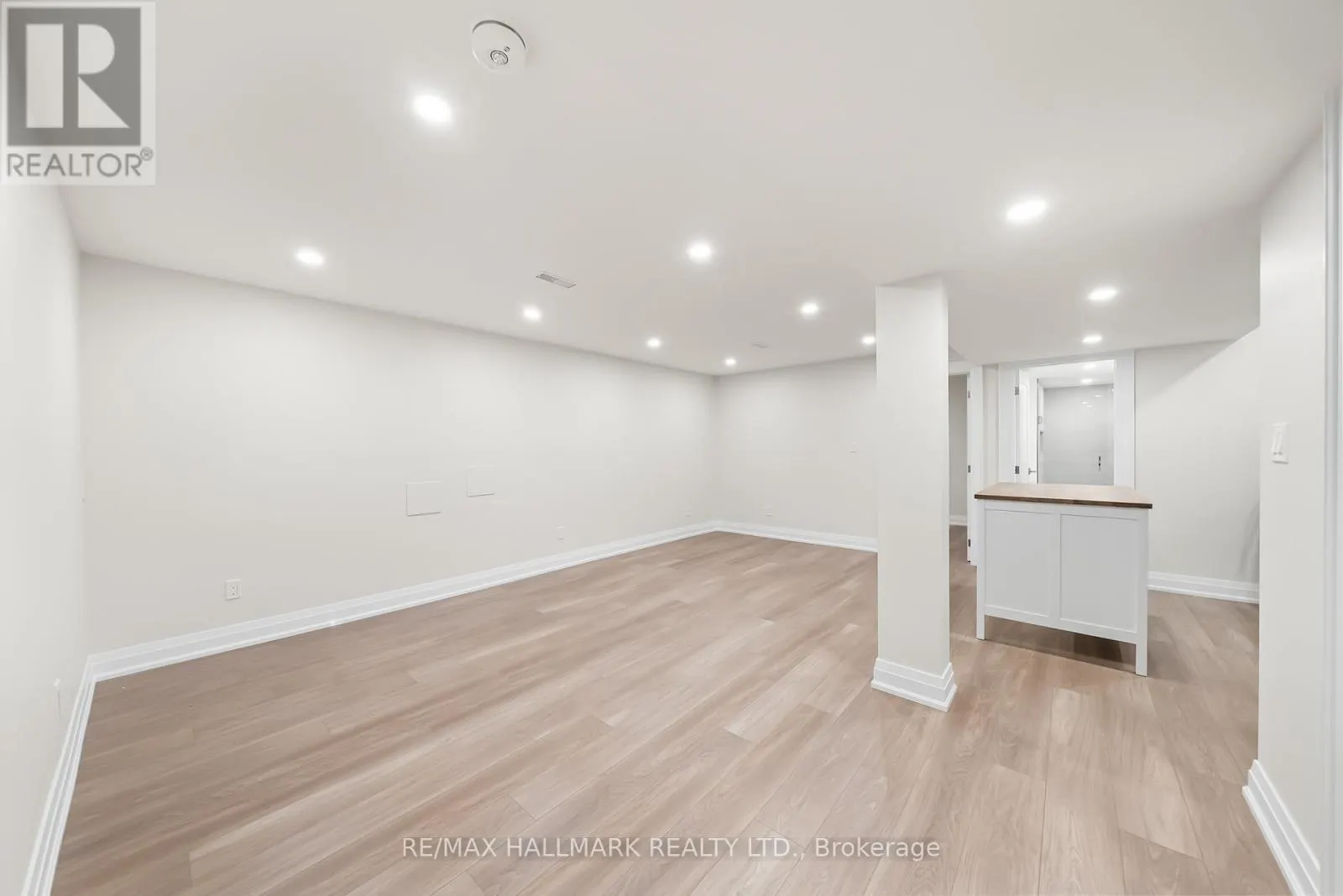 BSMNT - 304 EAST AVENUE E
