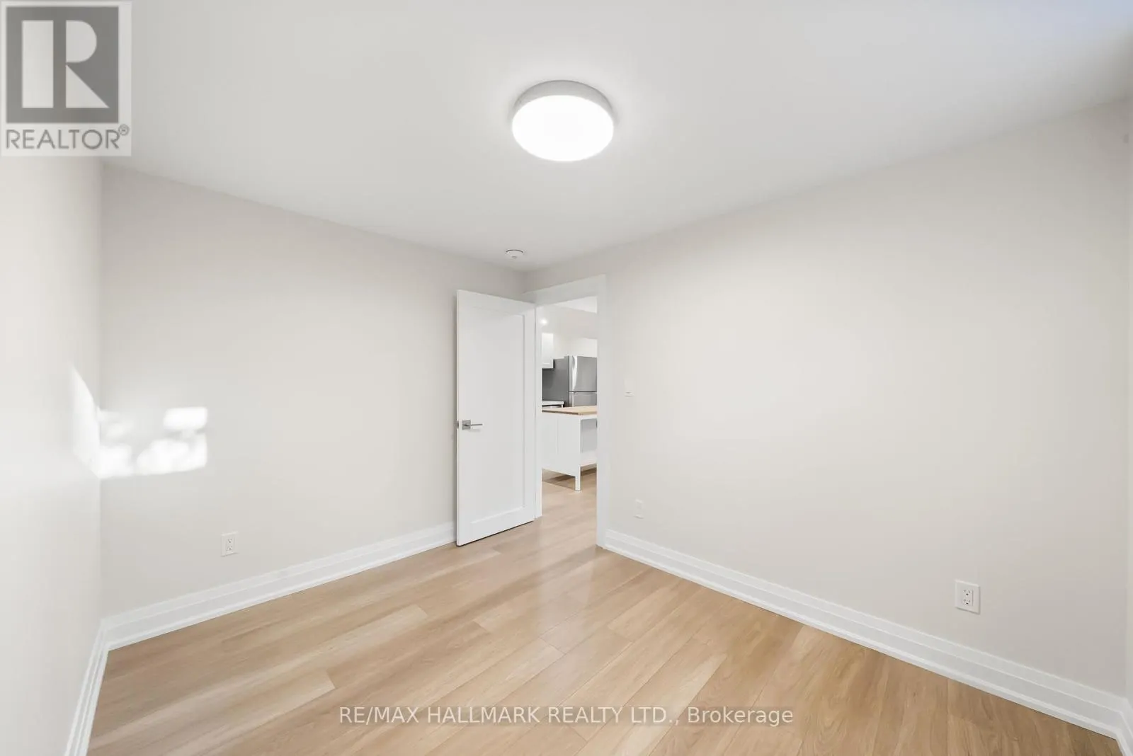 BSMNT - 304 EAST AVENUE E