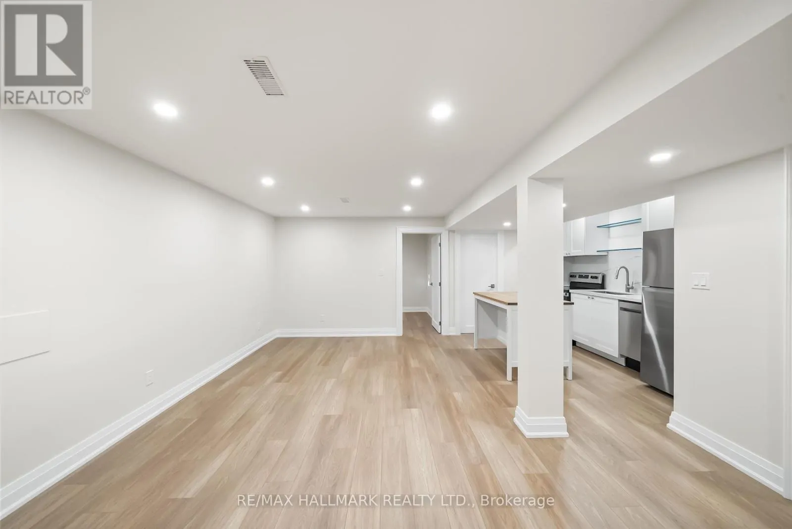 BSMNT - 304 EAST AVENUE E