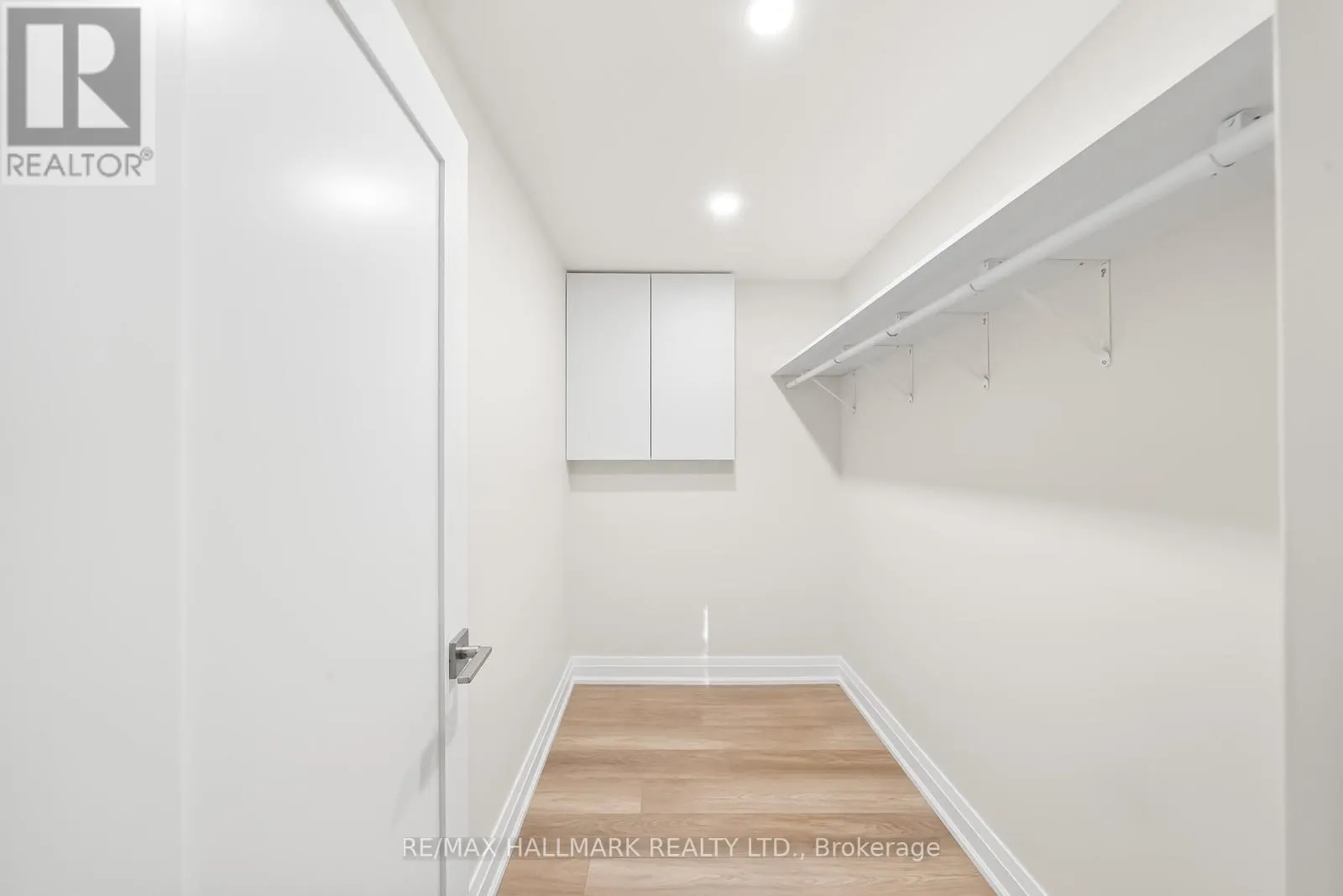 BSMNT - 304 EAST AVENUE E