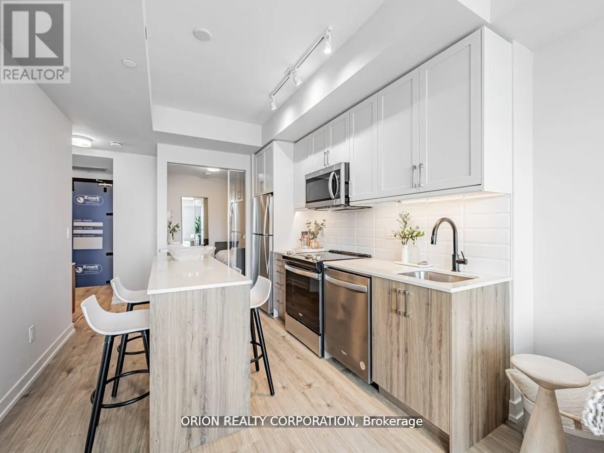 215 - 201 BROCK STREET S