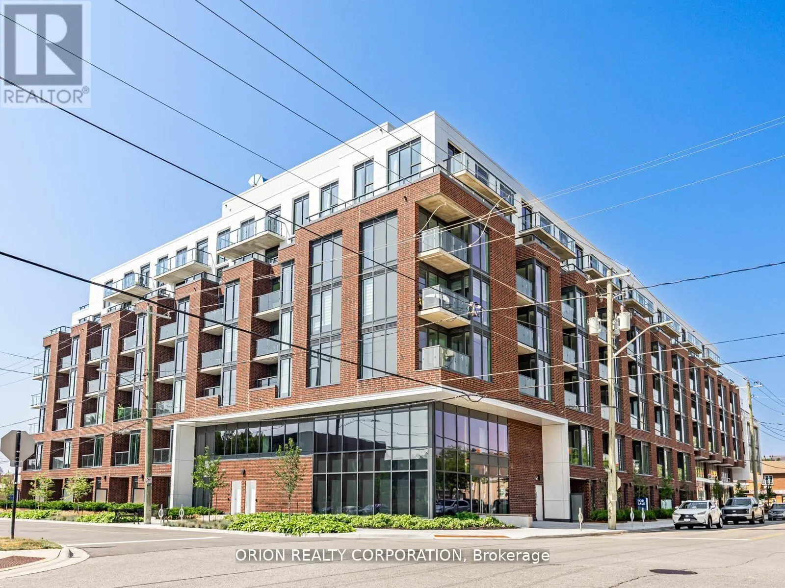 215 - 201 BROCK STREET S