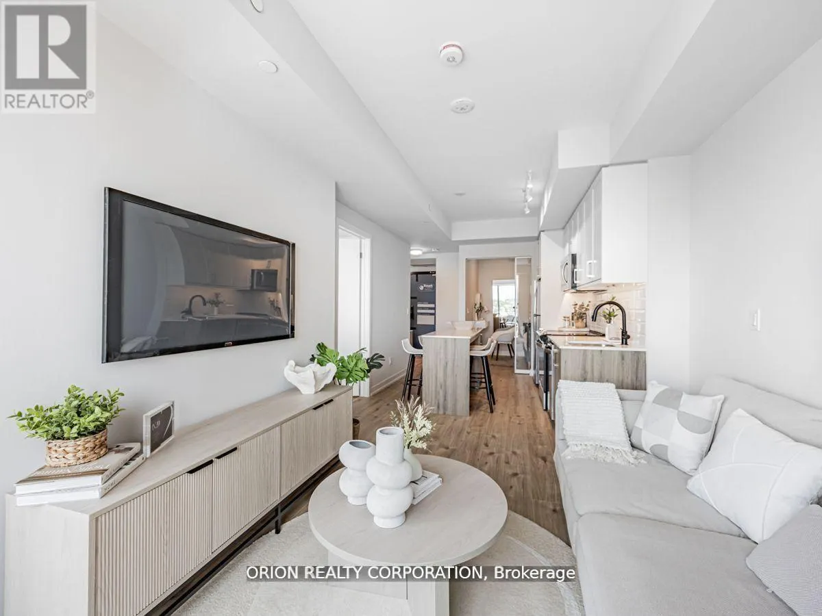 215 - 201 BROCK STREET S