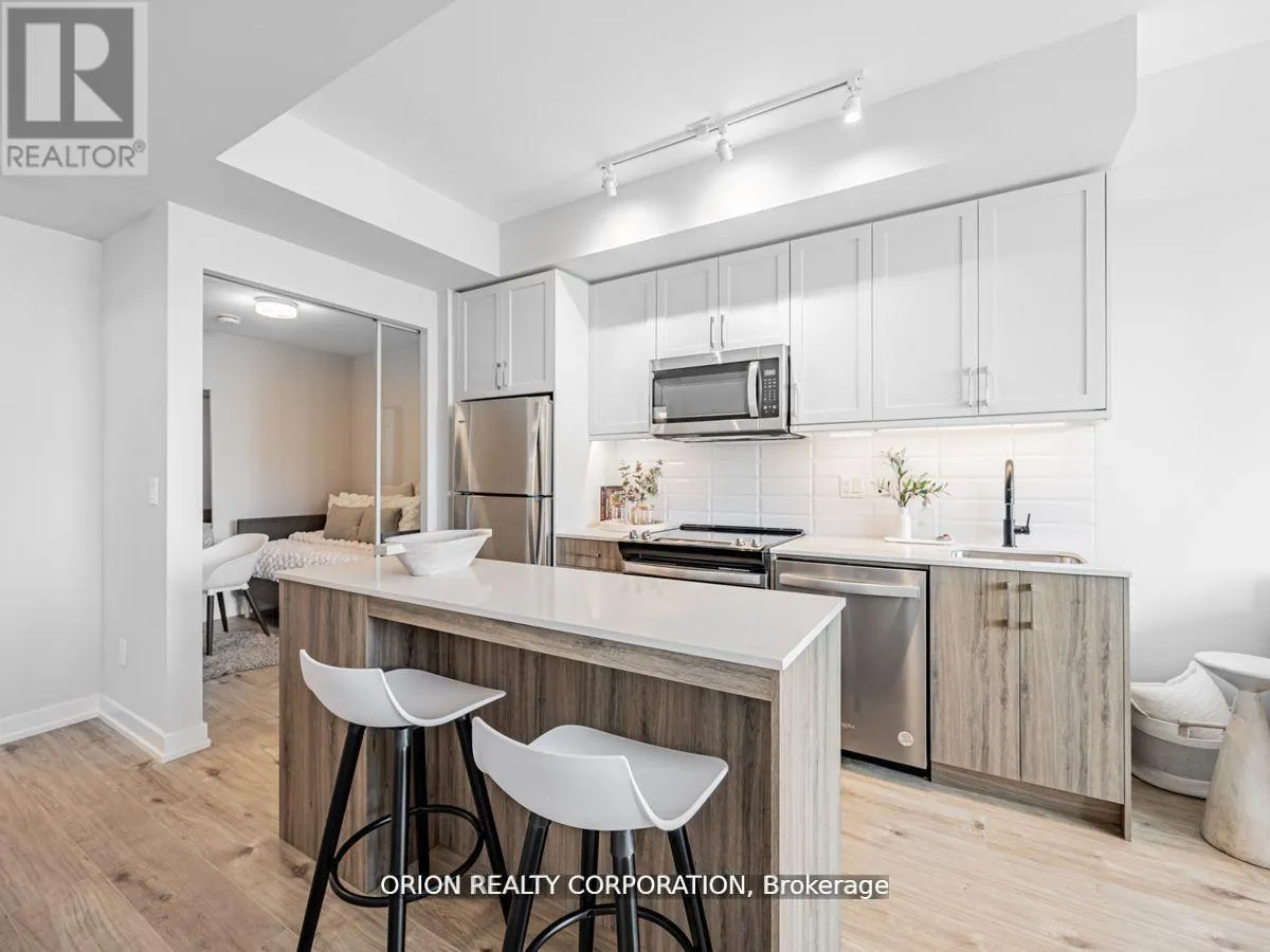 215 - 201 BROCK STREET S