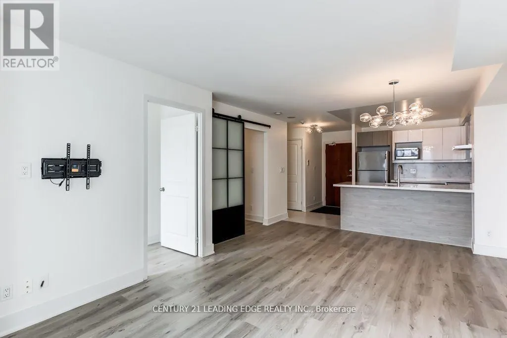10F - 6 ROSEBANK DRIVE
