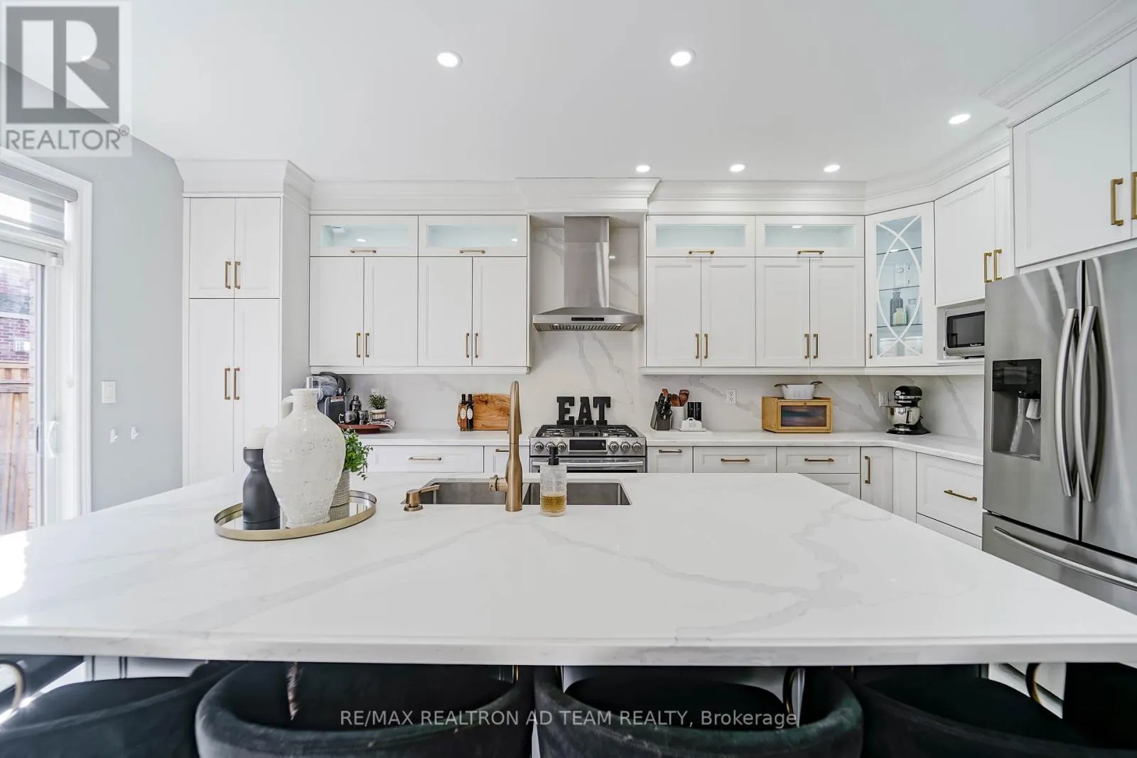 1109 BALTIC LANE